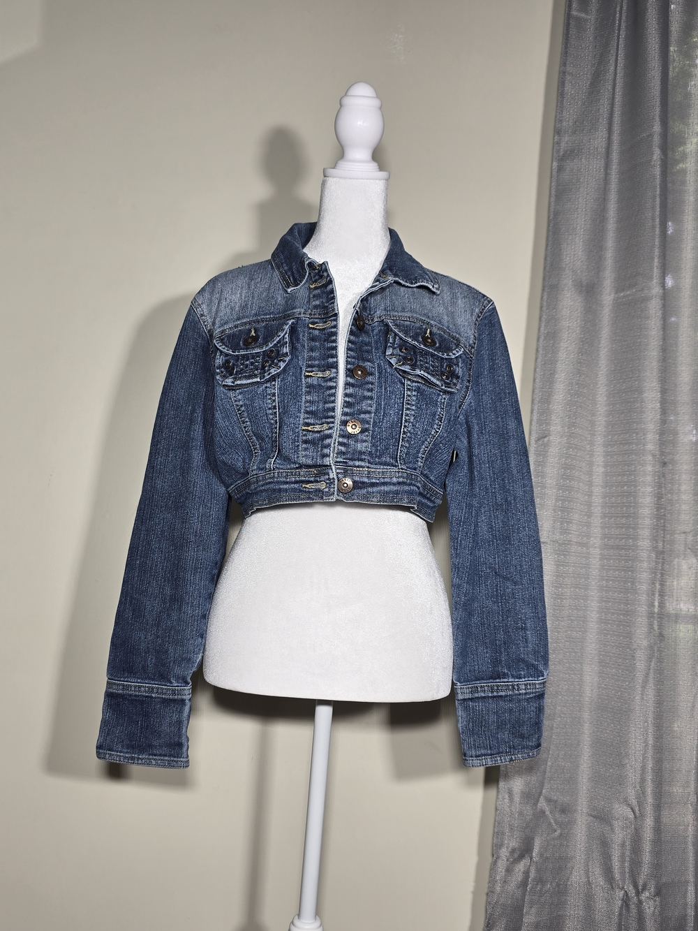 Cropped Women's Denim Jacket - Blue